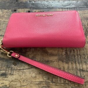 Michael Kors pink wallet/wristlet